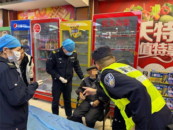 大众救助下的水果摊老板不幸离世